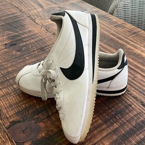 Nike Cortez black and white